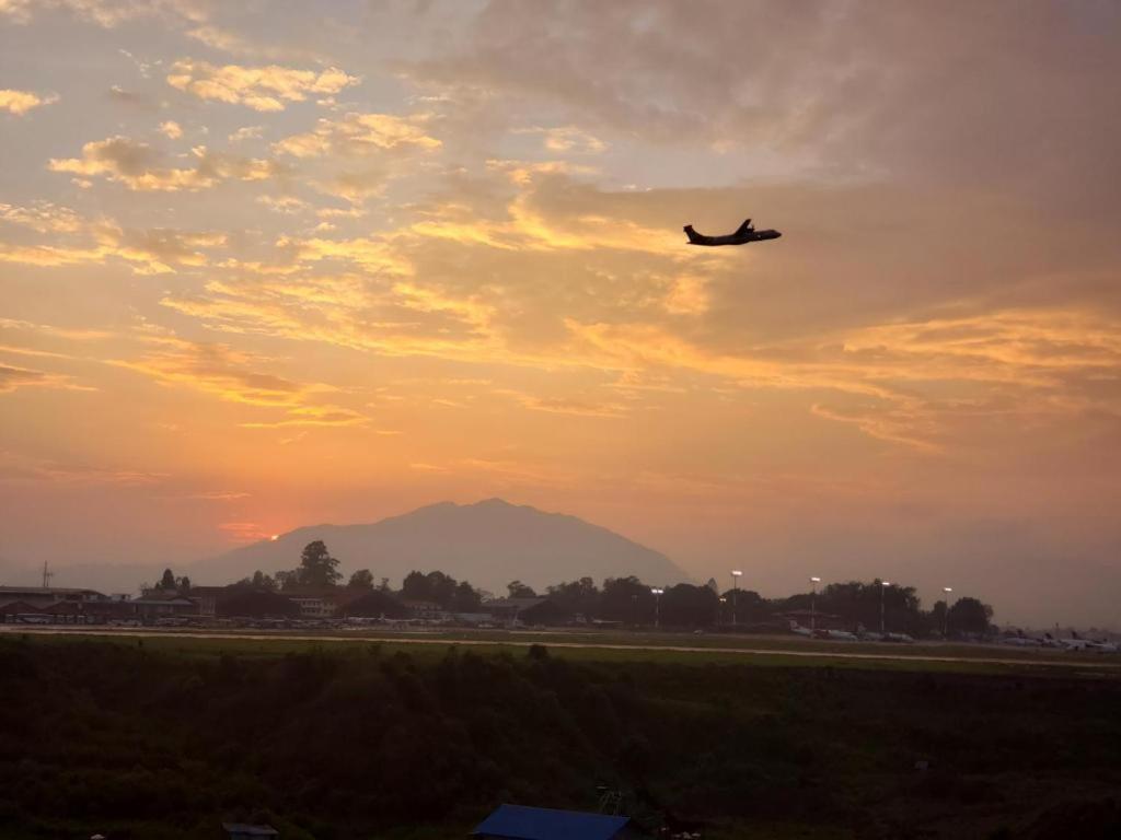 Kathmandu Airport View Hotel And Lodge 外观 照片